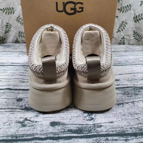 UGG Cream Platform Shoes - Picture 4 of 7
